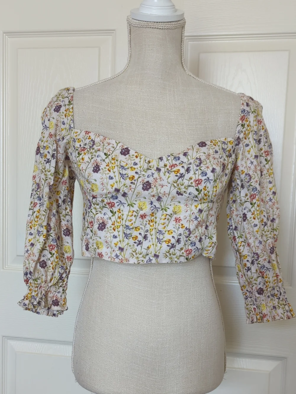 Aritzia Wilfred Villet Linen Floral Blouse in White in Medium - Picture 6 of 9